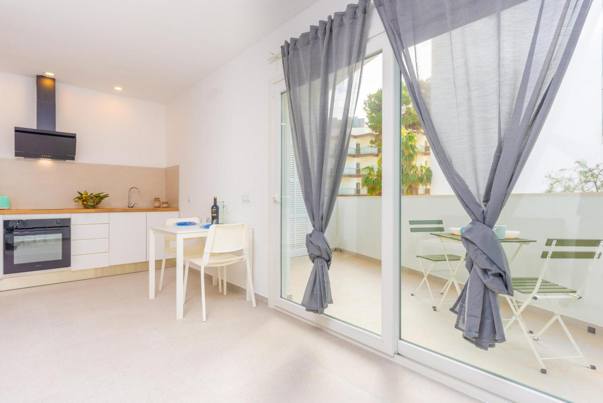 Hugo 1 Apartment